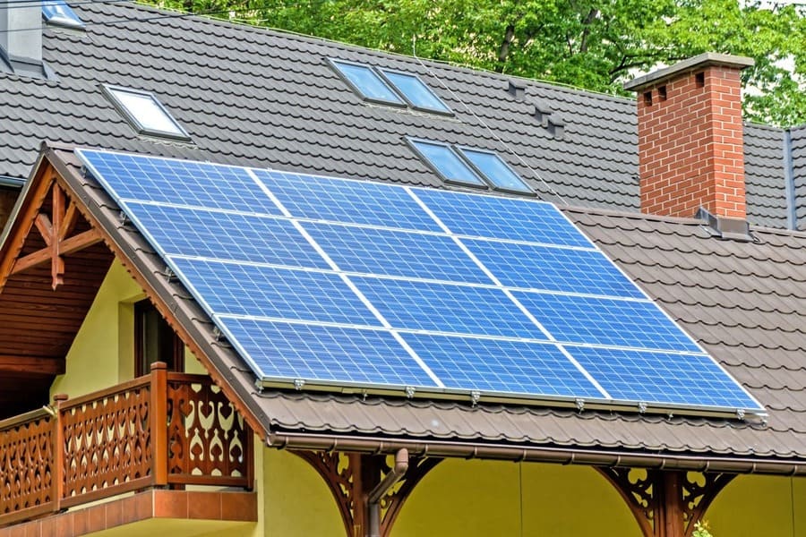 Panneau solaire aérovoltaique